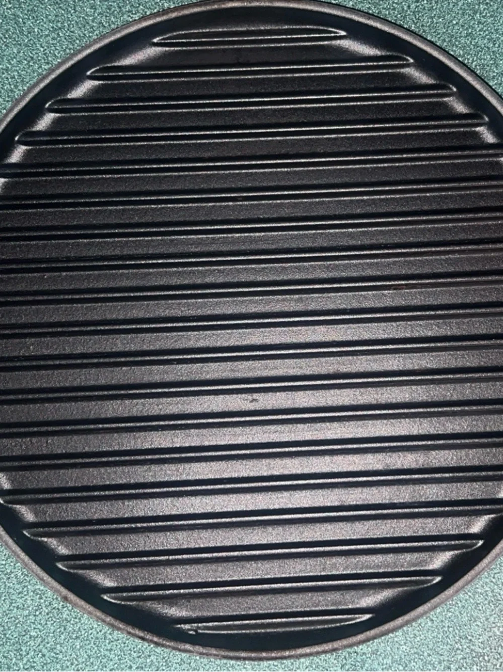 Le Creuset gray round cast bistro pan